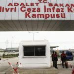 Akın Gürlek’in avukatı ve Özgür Özel mahkeme salonunda tartıştı, CHP’li Altay salondan atıldı